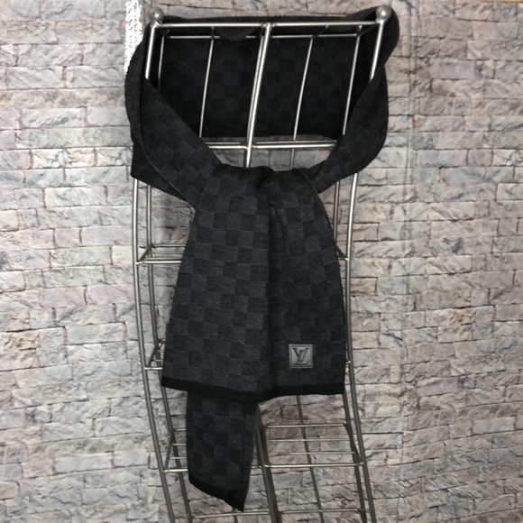 🔥🔥AUTHENTIC LOUIS VUITTON SCARF( matching beanie listed ) Size: OS🔥🔥 - Picture 6 of 9